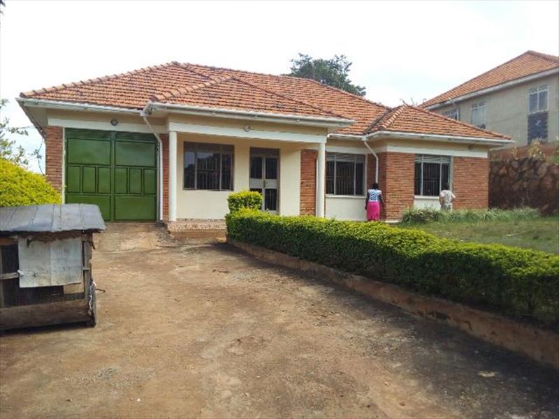 Bungalow for rent in Bwebajja Kampala