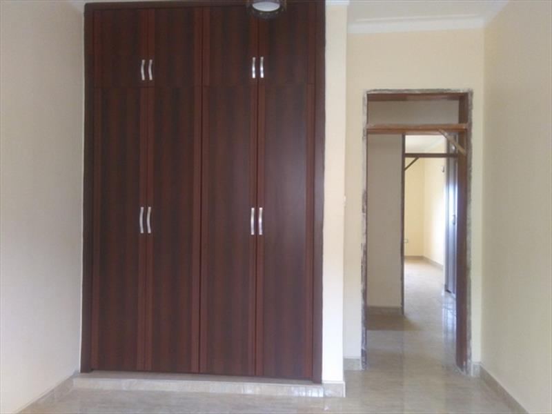 Bungalow for rent in Bwebajja Kampala