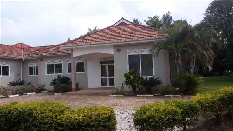 Bungalow for rent in Luzira Kampala