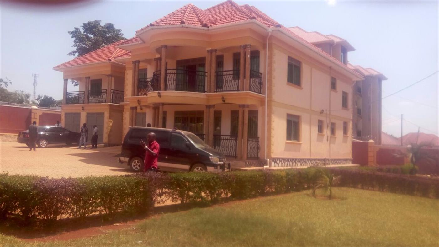 Mansion for rent in Bwebajja Kampala