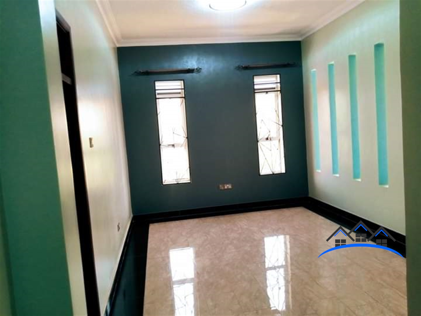 Mansion for sale in Kira Wakiso