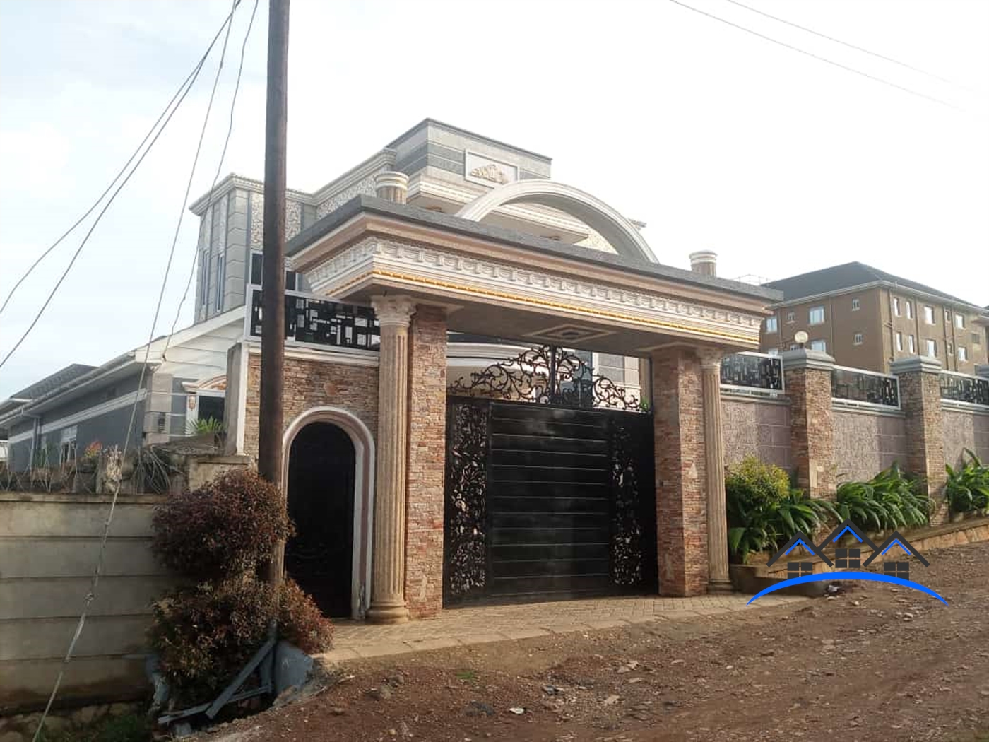 Duplex for sale in Kyebando Kampala