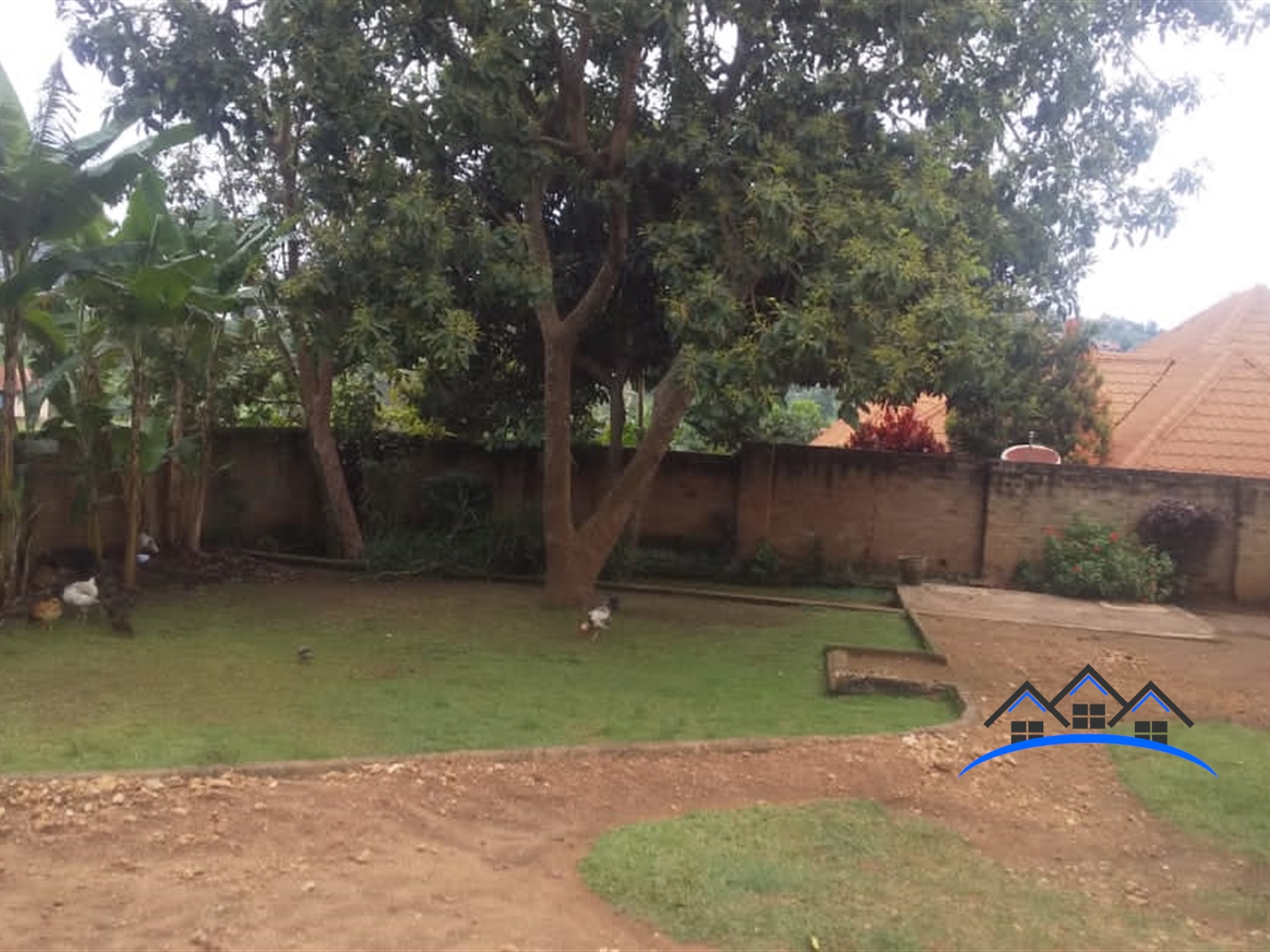 Bungalow for sale in Lweza Wakiso