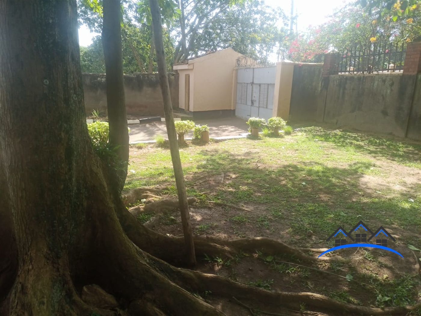 Bungalow for sale in Luzira Kampala