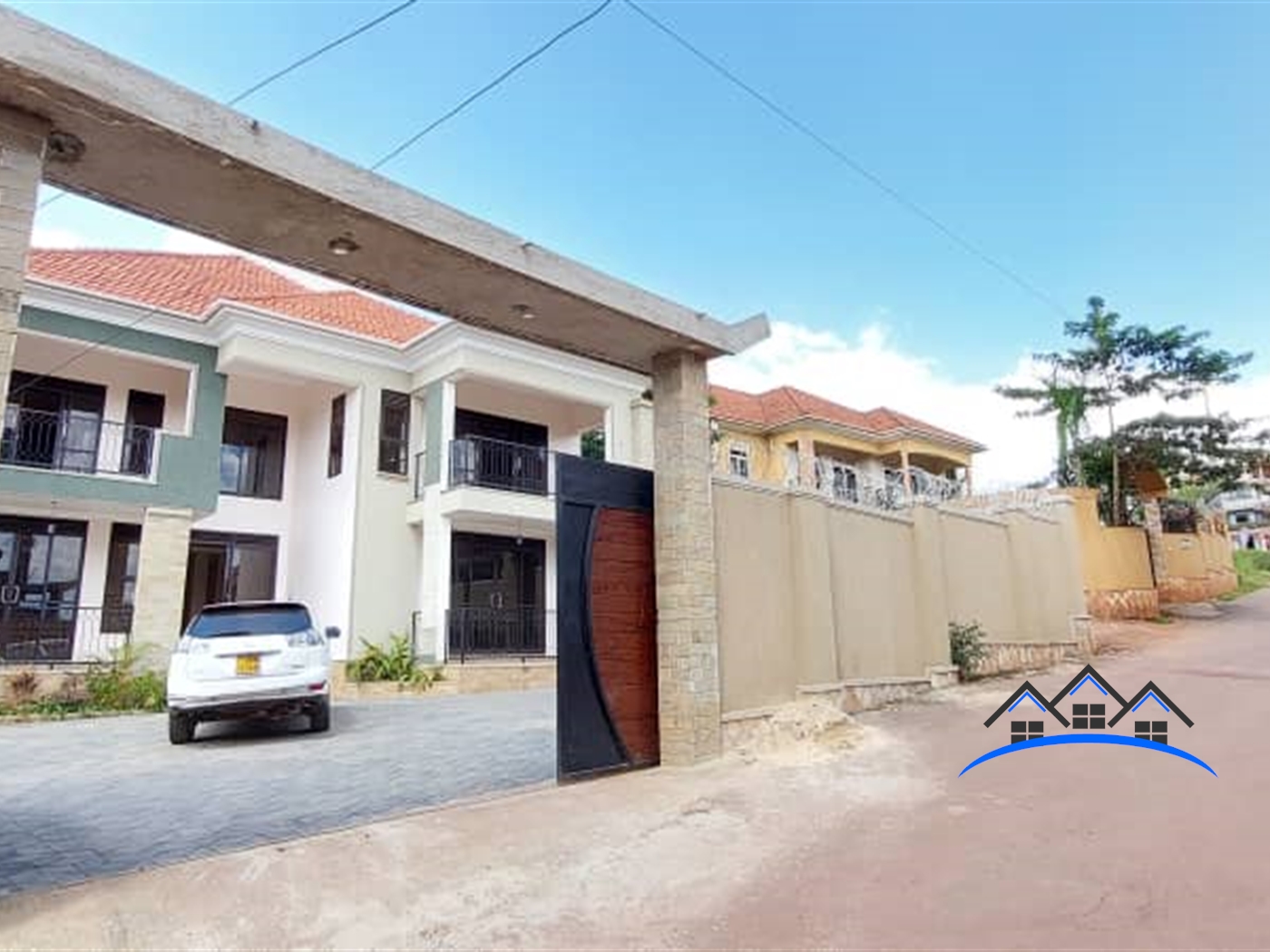 Mansion for sale in Kira Wakiso