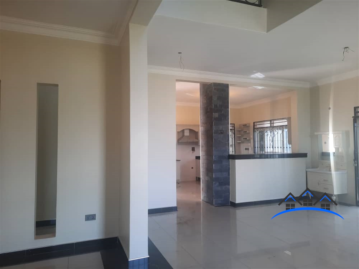 Mansion for sale in Bwebajja Wakiso