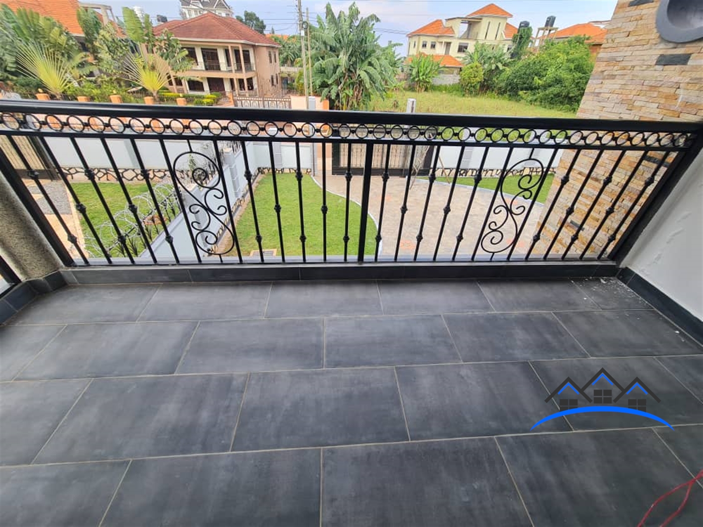 Mansion for sale in Akright Wakiso