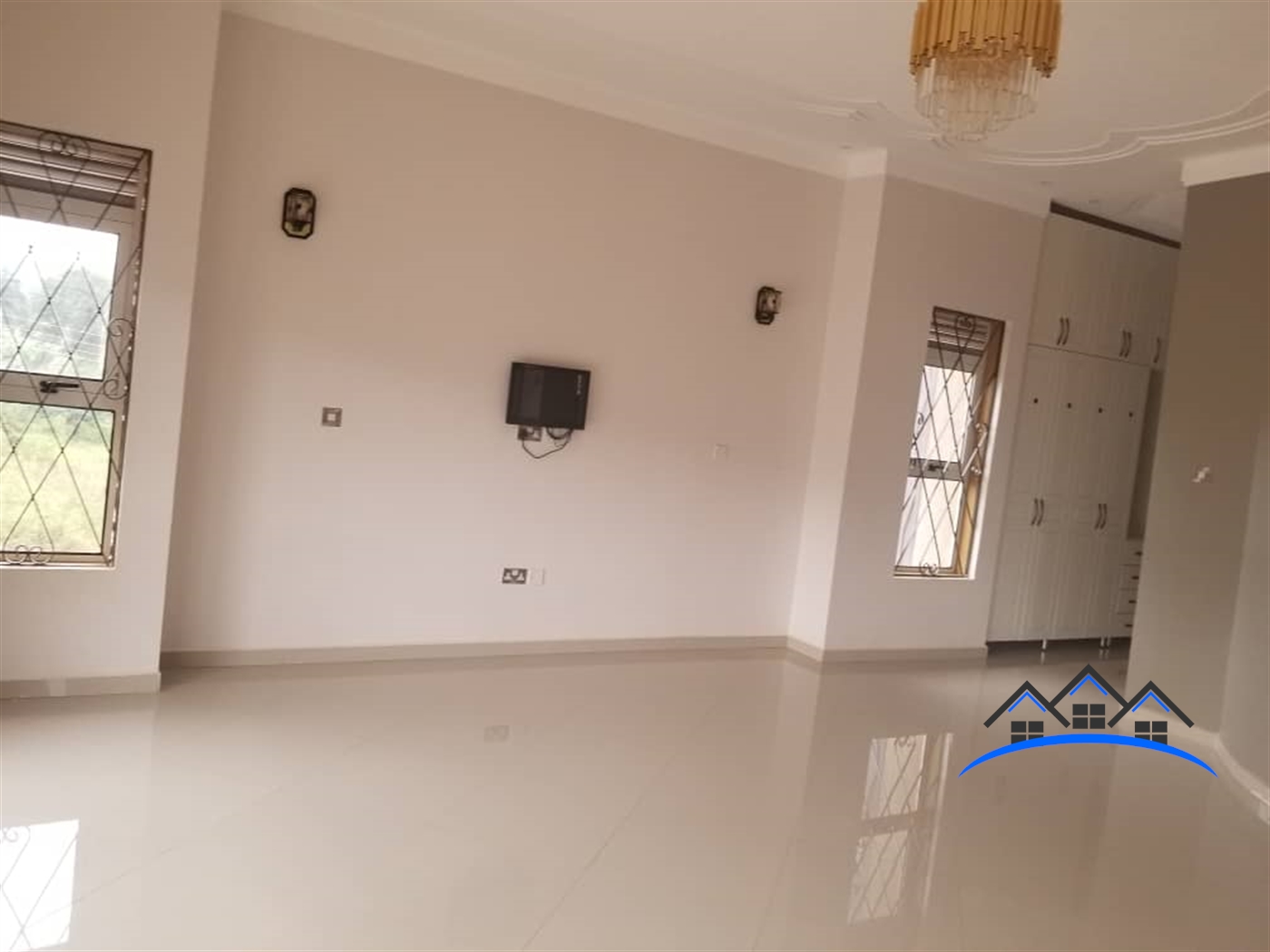 Mansion for sale in Bwebajja Wakiso