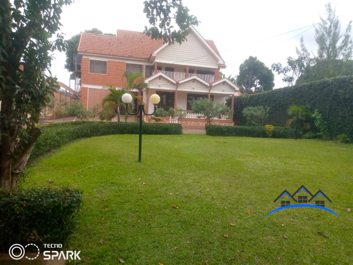 Mansion for sale in Kisaasi Kampala