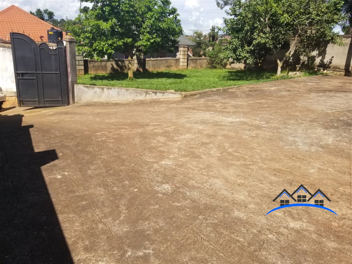 Bungalow for sale in Zana Wakiso