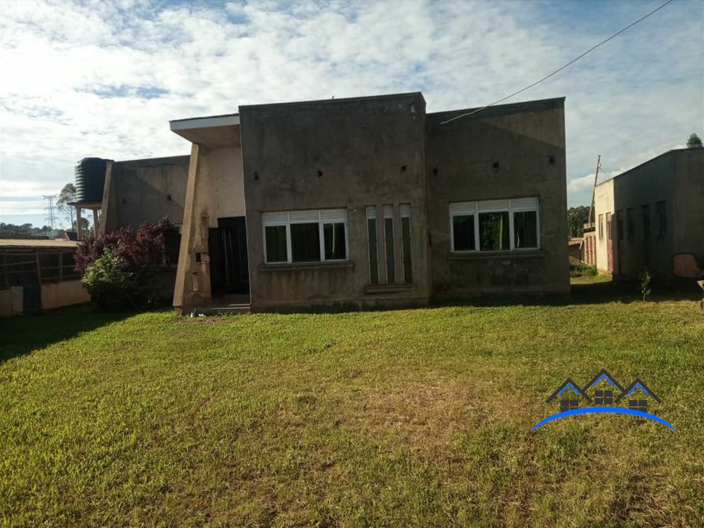 Storeyed house for sale in Nansana Wakiso