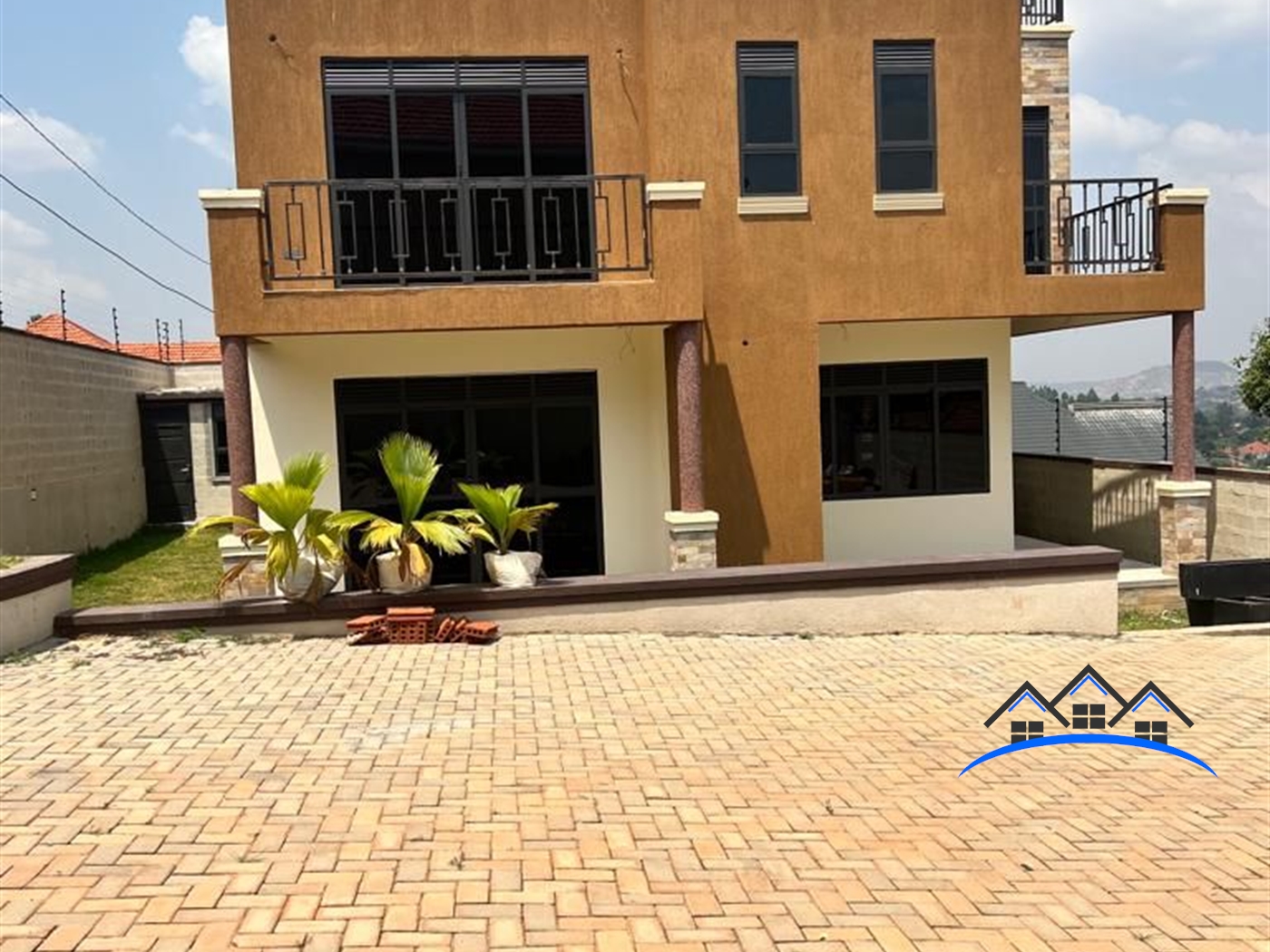 Storeyed house for sale in Bwebajja Wakiso