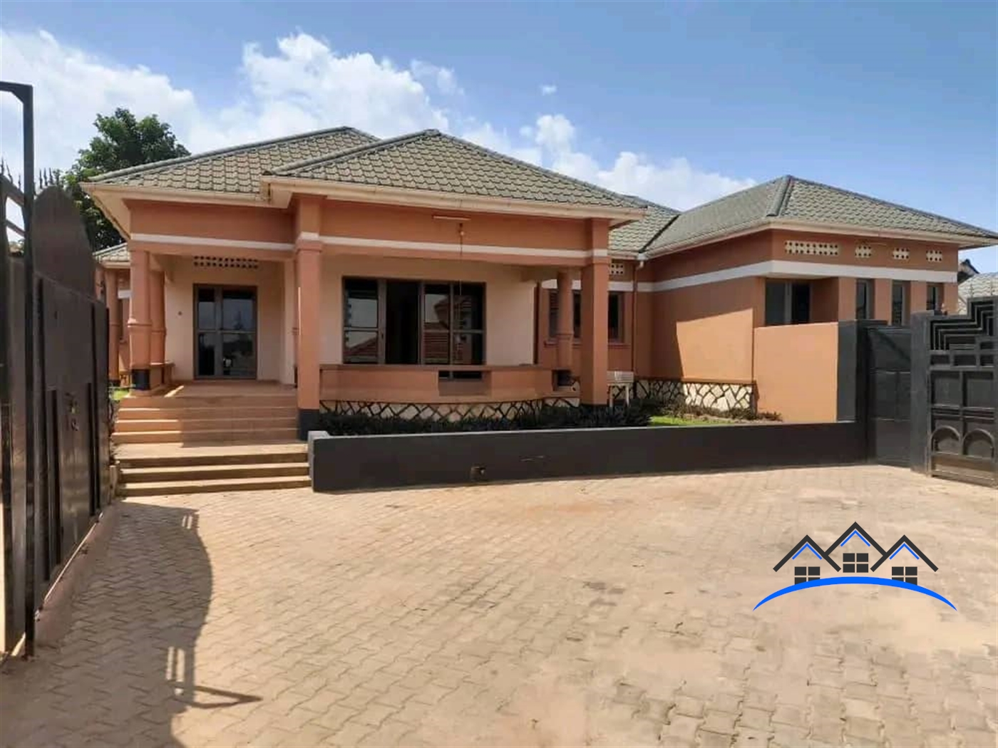 Bungalow for sale in Nakweelo Wakiso