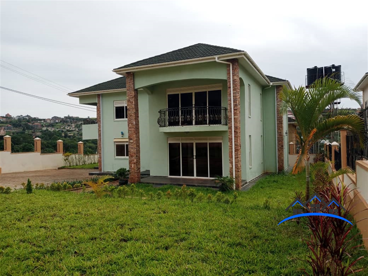 Mansion for sale in Bwebajja Wakiso