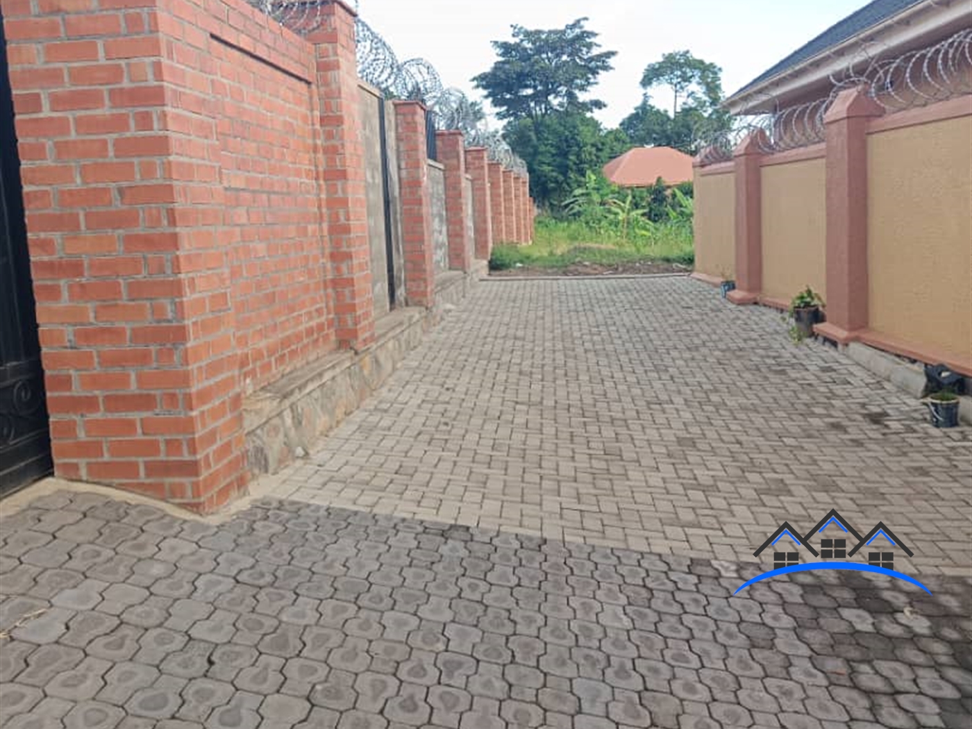 Mansion for sale in Garuga Wakiso