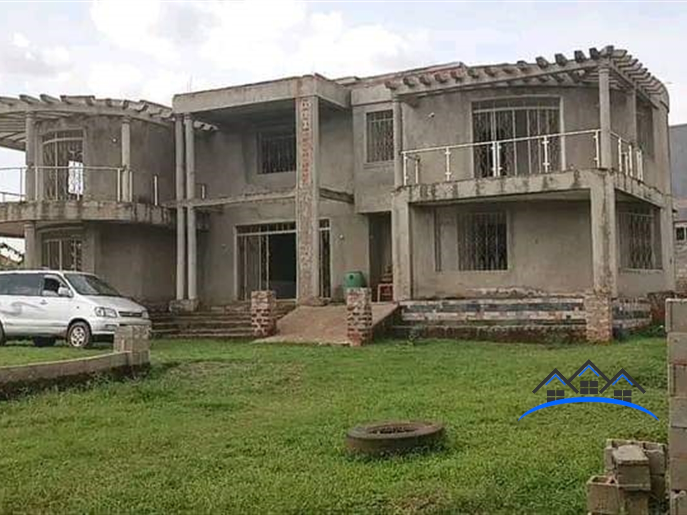 Mansion for sale in Kira Wakiso