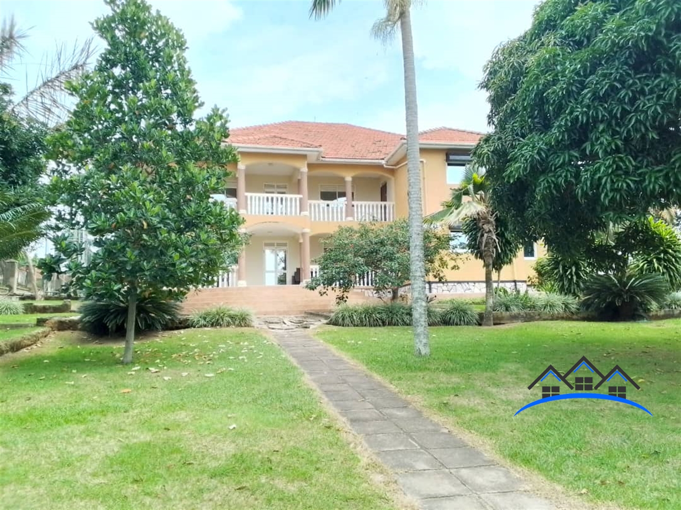 Mansion for sale in Garuga Wakiso