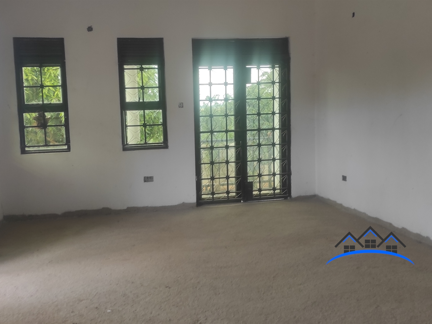 Storeyed house for sale in Kitovu Wakiso