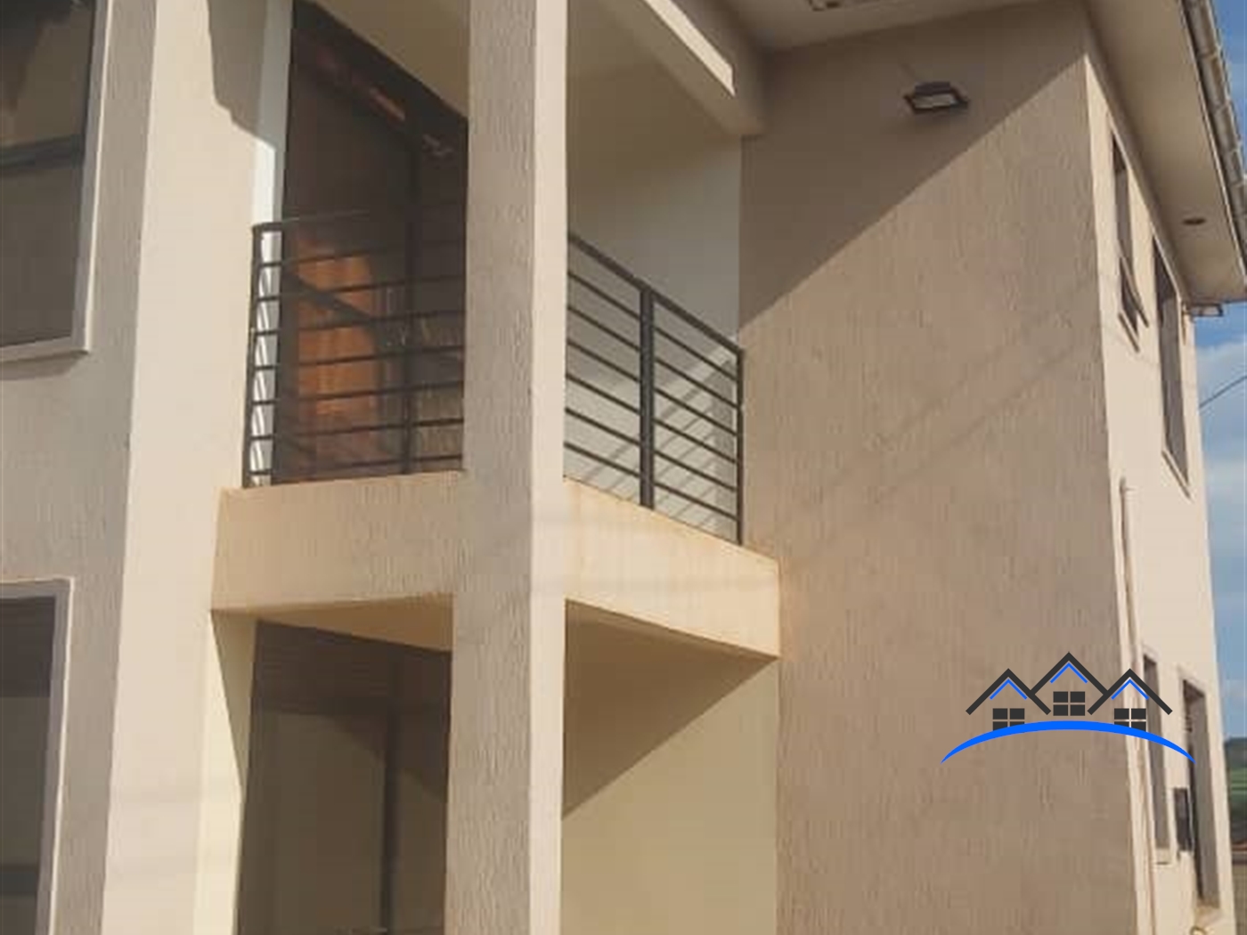 Storeyed house for sale in Kitovu Wakiso