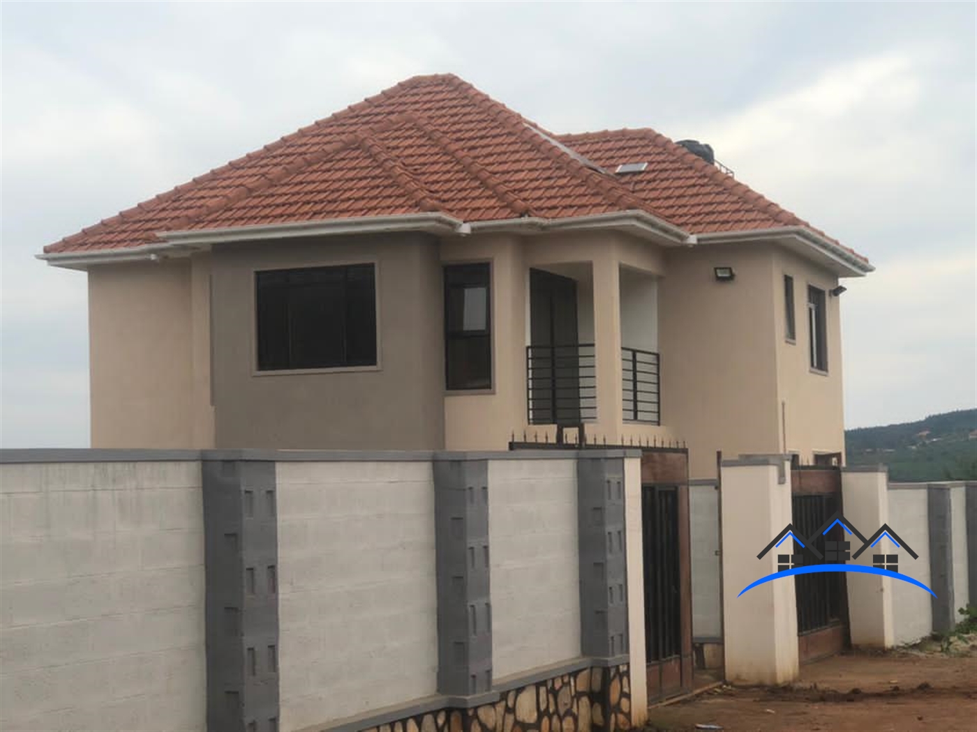 Storeyed house for sale in Kitovu Wakiso