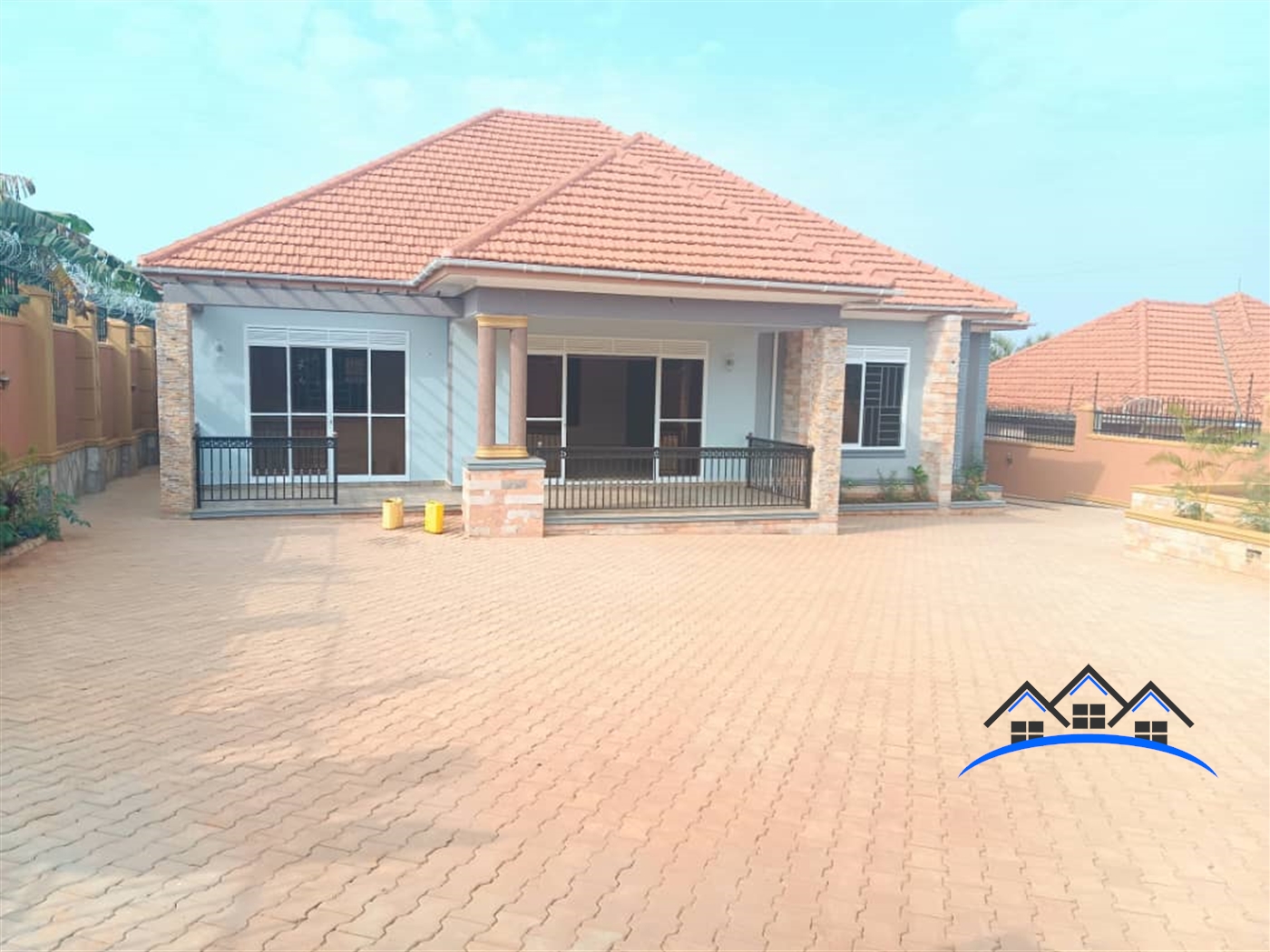 Mansion for sale in Akright Wakiso