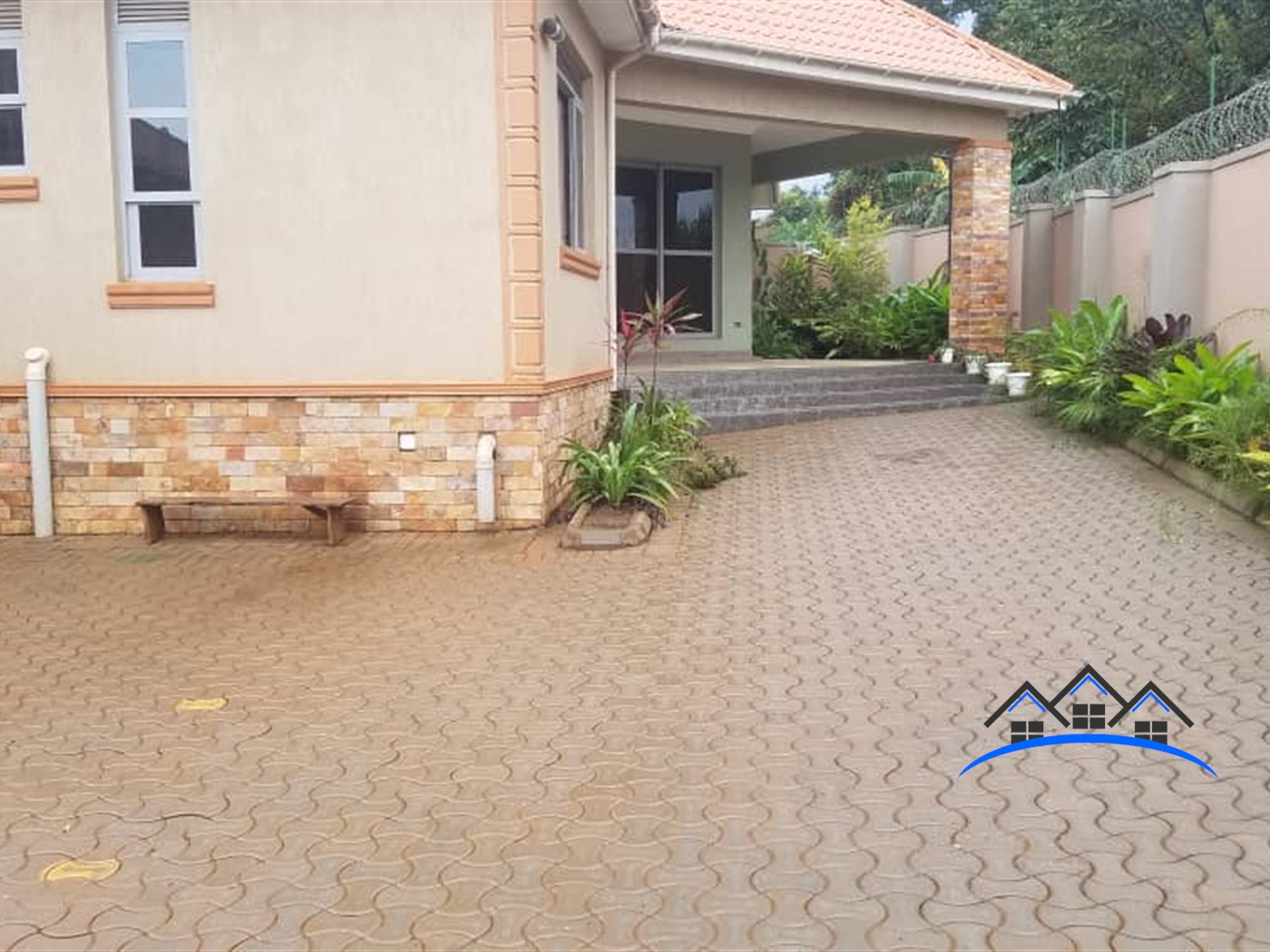 Bungalow for sale in Kiteetikaa Wakiso