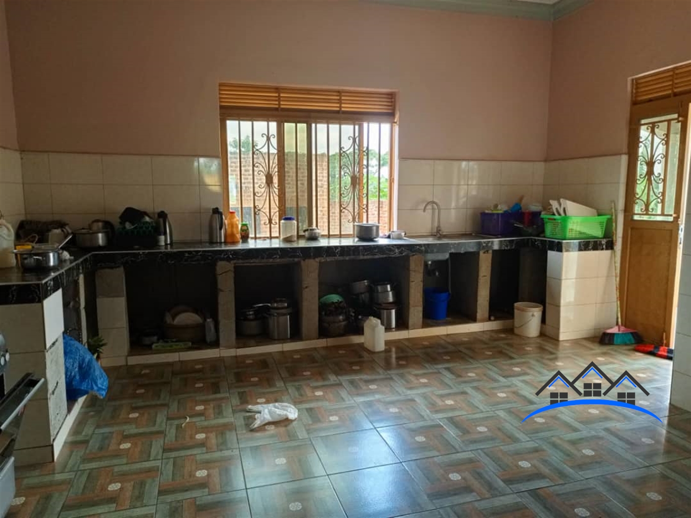 Mansion for sale in Banda Wakiso