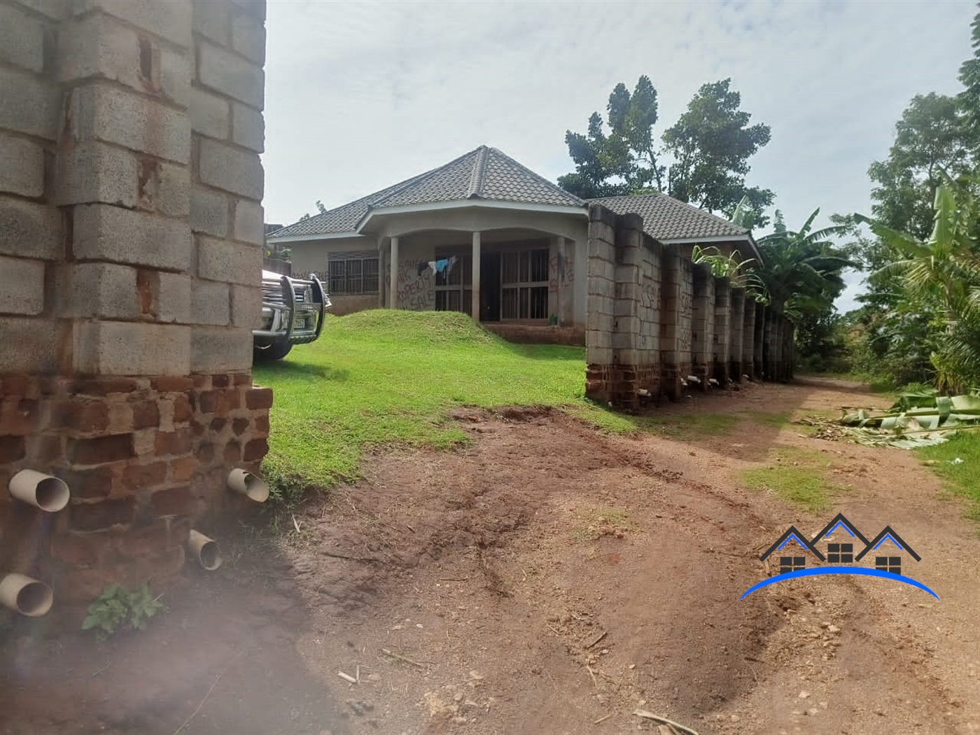 Shell House for sale in Bwebajja Wakiso