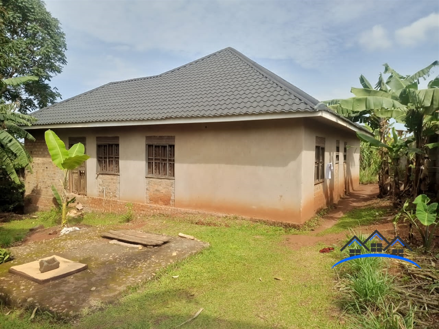 Shell House for sale in Bwebajja Wakiso