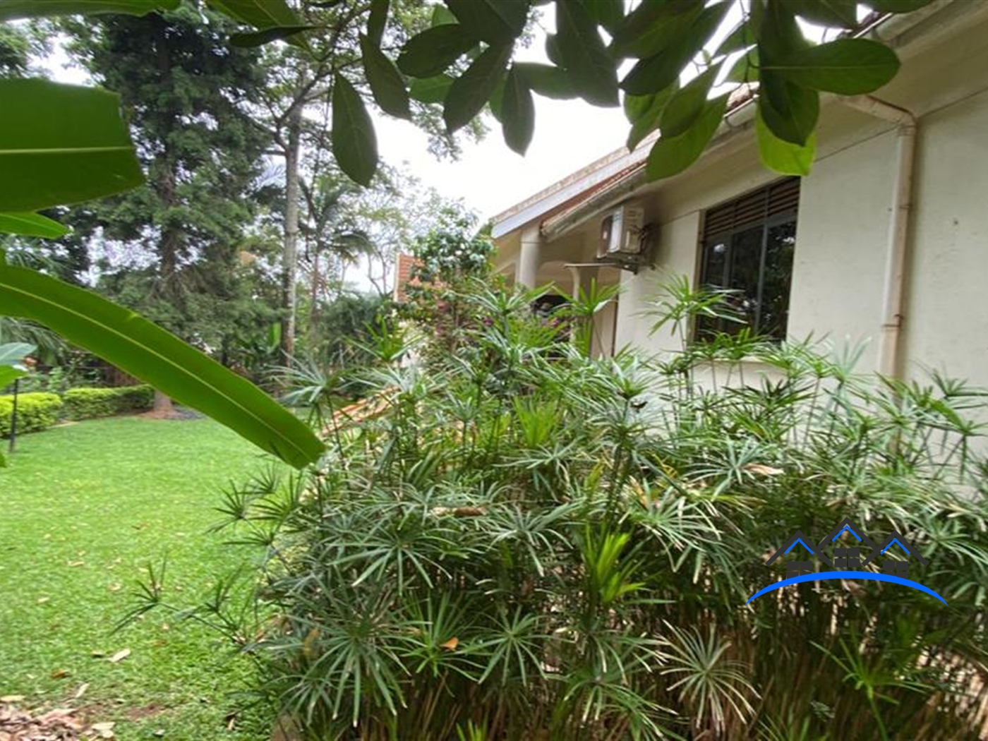 Storeyed house for sale in Bugoloobi Kampala