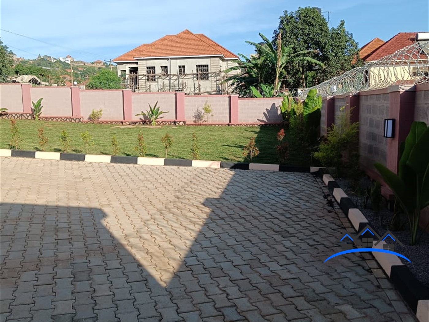 Duplex for sale in Bwebajja Wakiso