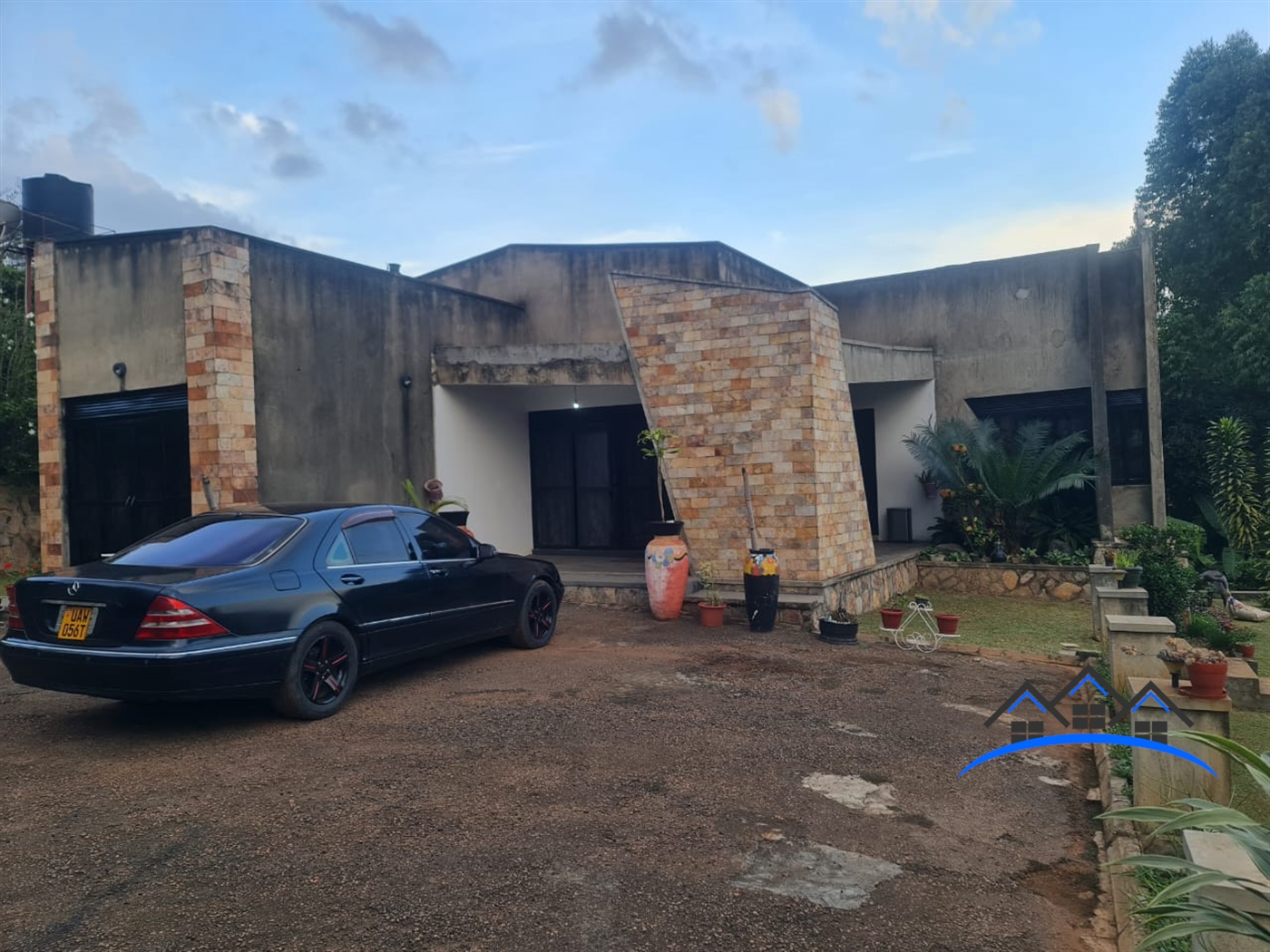 Town House for sale in Seguku Wakiso