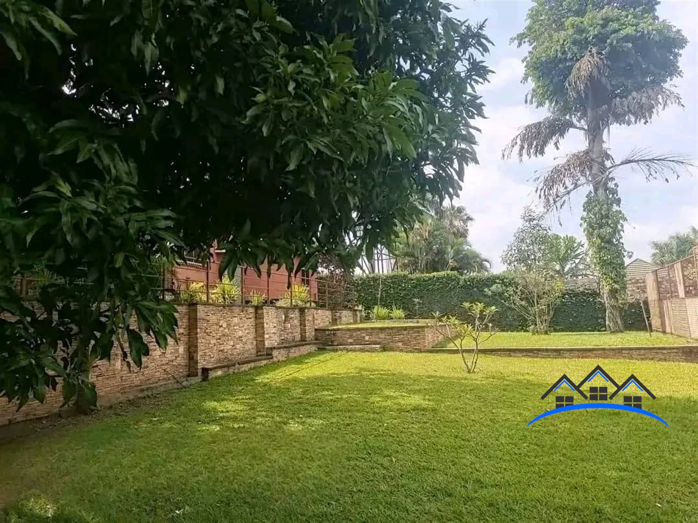 Bungalow for sale in Mutungo Kampala