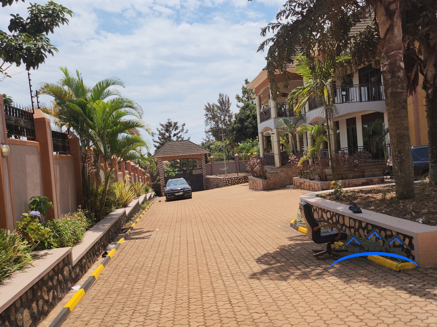 Apartment for sale in Mutundwe Kampala