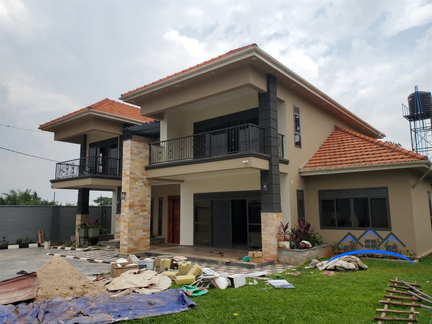 Storeyed house for sale in Kawuku Wakiso