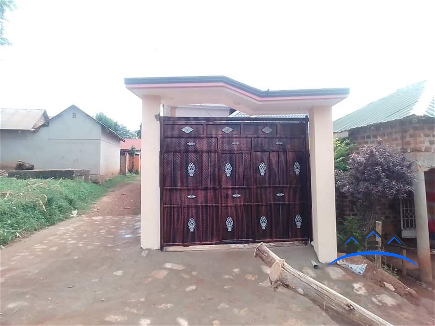 Storeyed house for sale in Nansana Wakiso