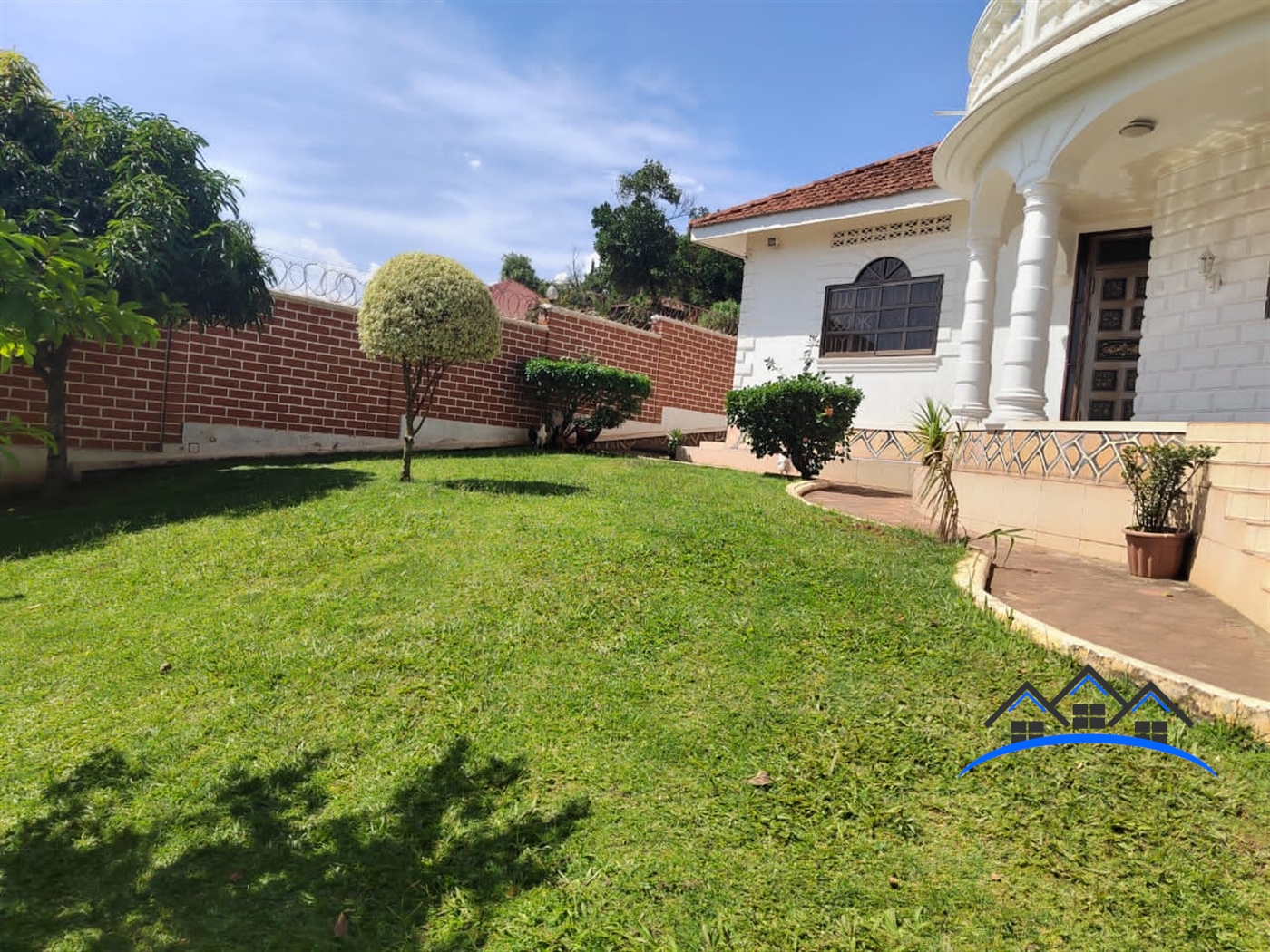 Bungalow for sale in Makindye Kampala