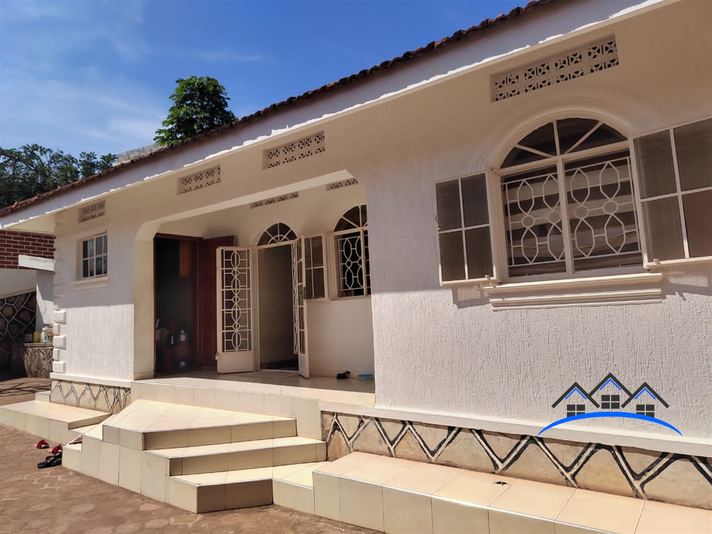 Bungalow for sale in Makindye Kampala