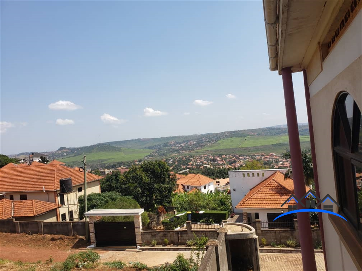 Storeyed house for sale in Seguku Wakiso