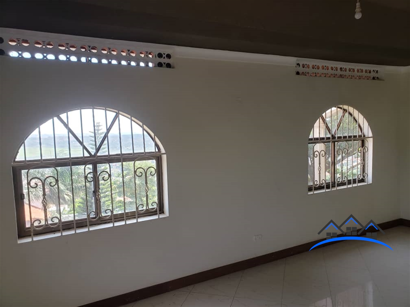 Storeyed house for sale in Seguku Wakiso