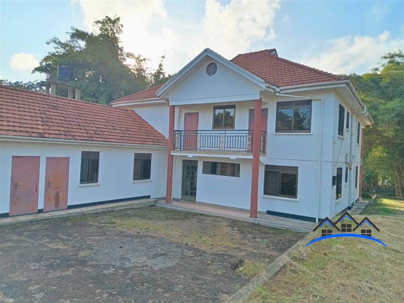 Storeyed house for sale in Kawuku Wakiso