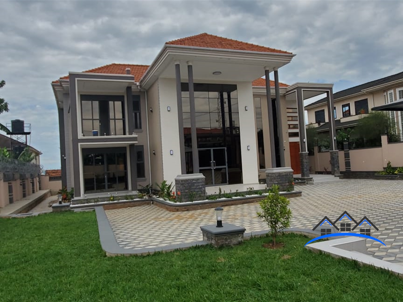 Mansion for sale in Bwebajja Wakiso