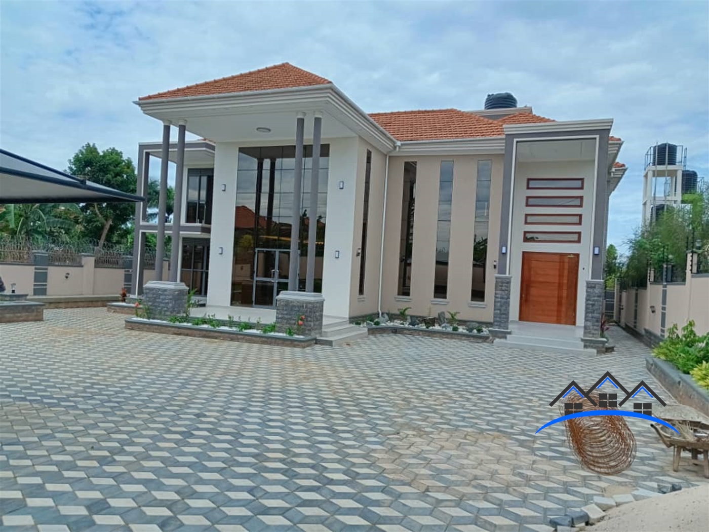 Mansion for sale in Bwebajja Wakiso