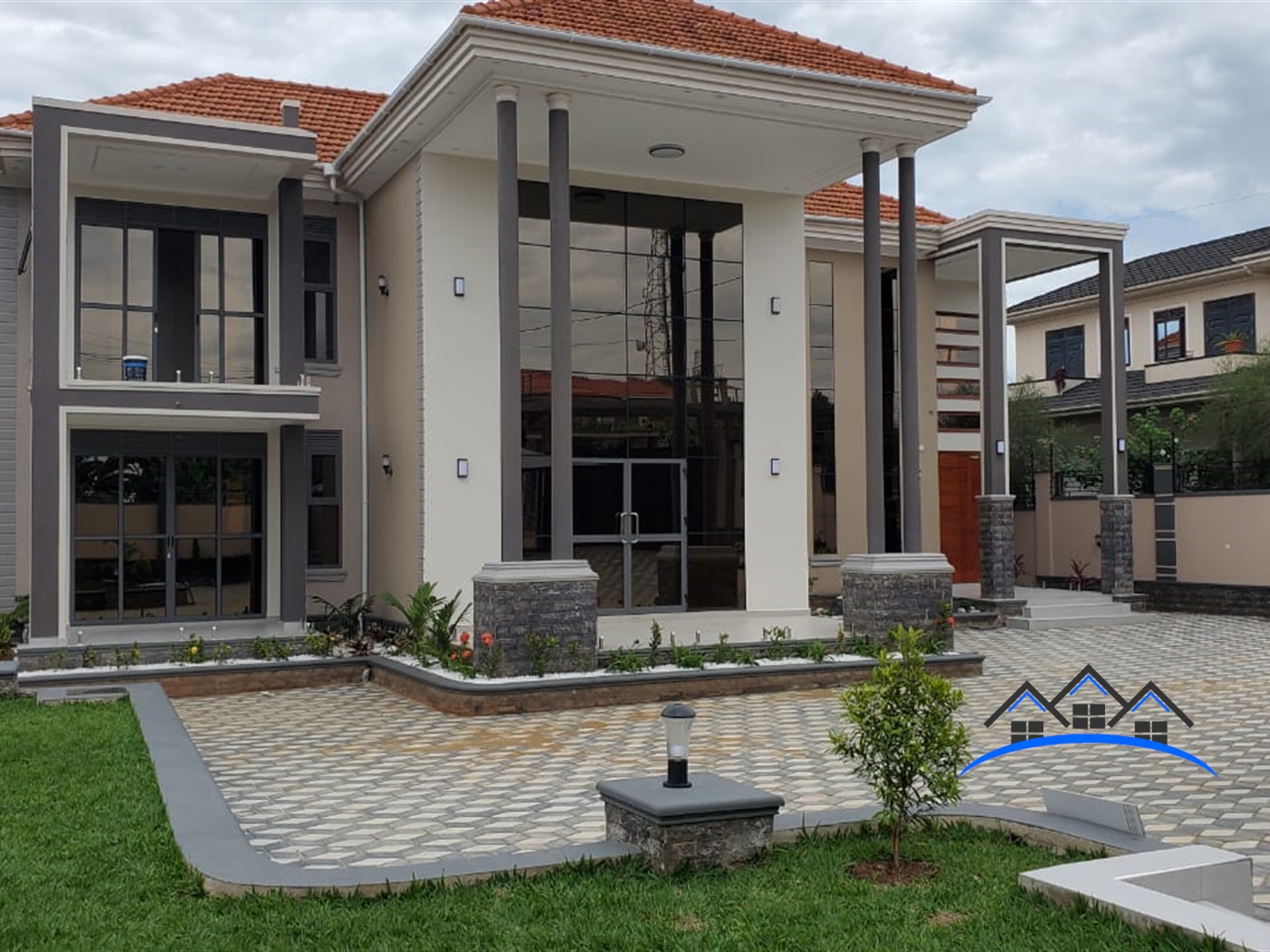 Mansion for sale in Bwebajja Wakiso