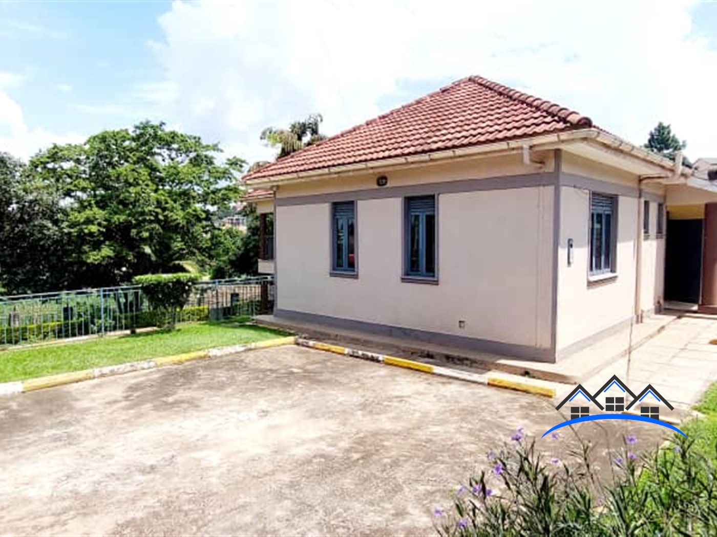 Storeyed house for sale in Naalya Wakiso