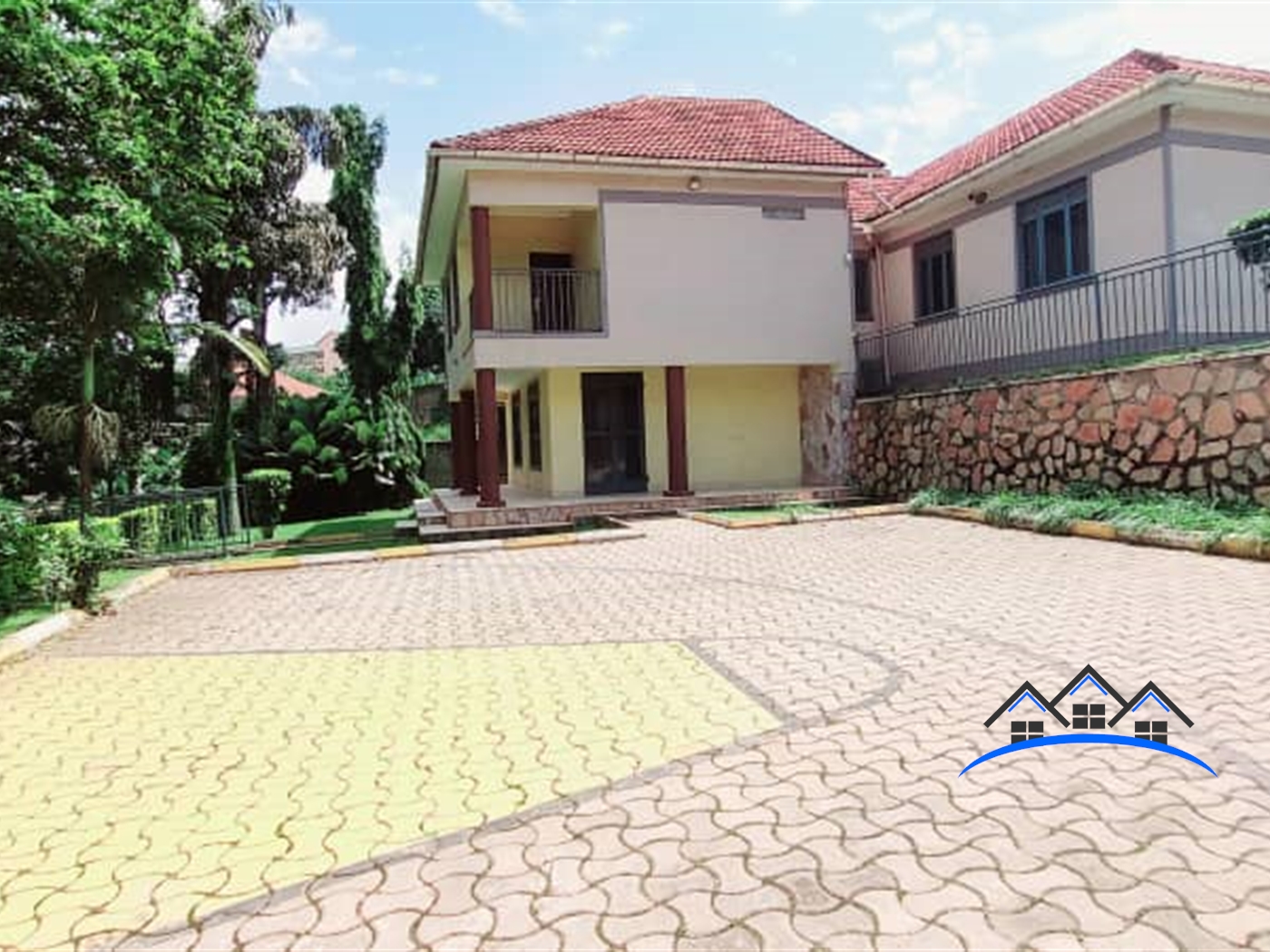 Storeyed house for sale in Naalya Wakiso