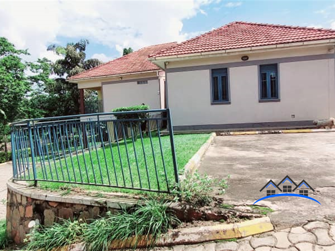 Storeyed house for sale in Naalya Wakiso