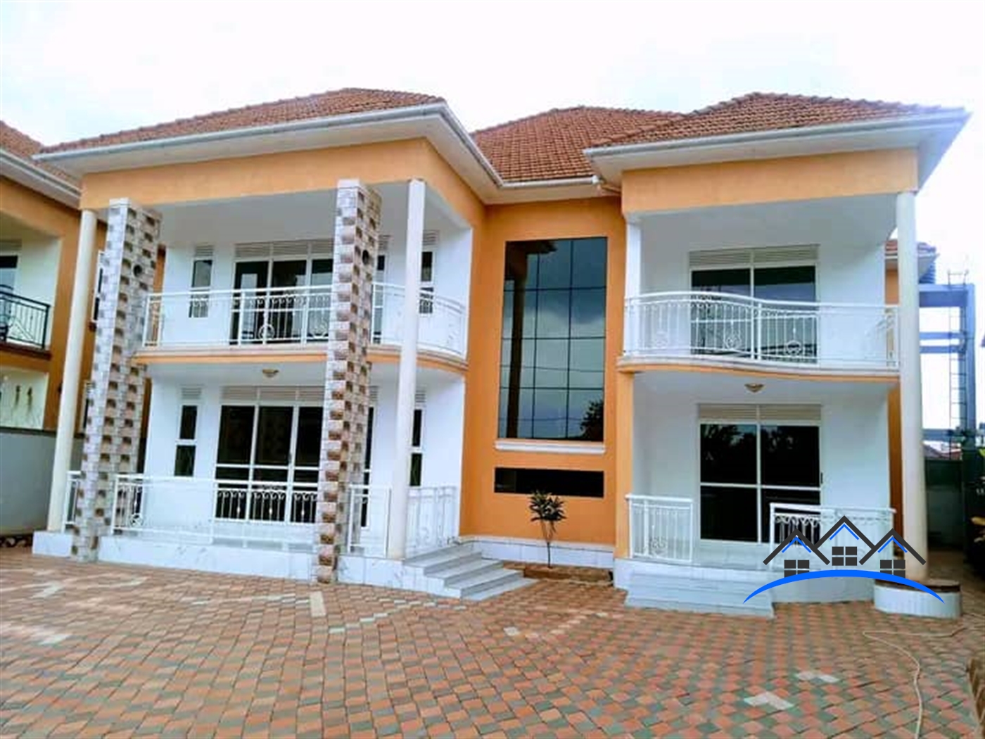 Mansion for sale in Kira Wakiso