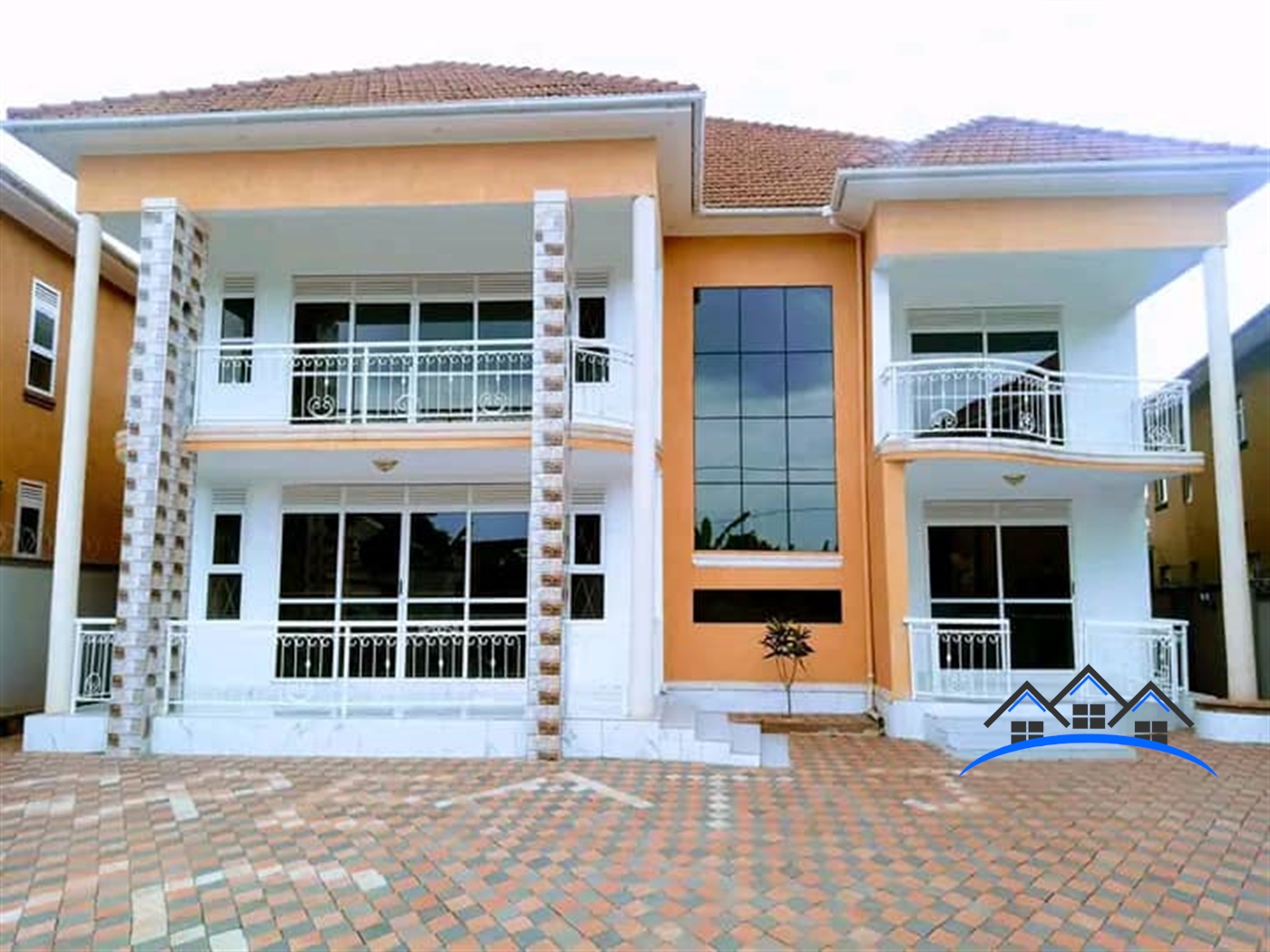 Mansion for sale in Kira Wakiso