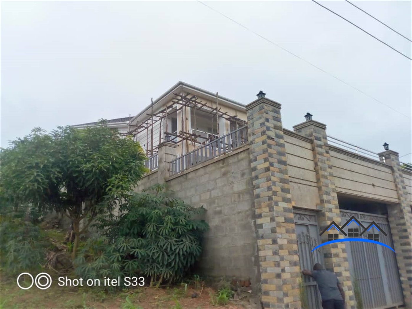 Storeyed house for sale in Katale Wakiso